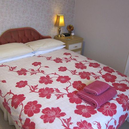 Black Swan Guest House Marton  Екстериор снимка