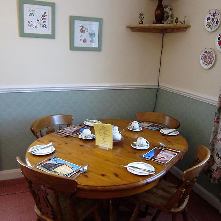 Black Swan Guest House Marton  Екстериор снимка