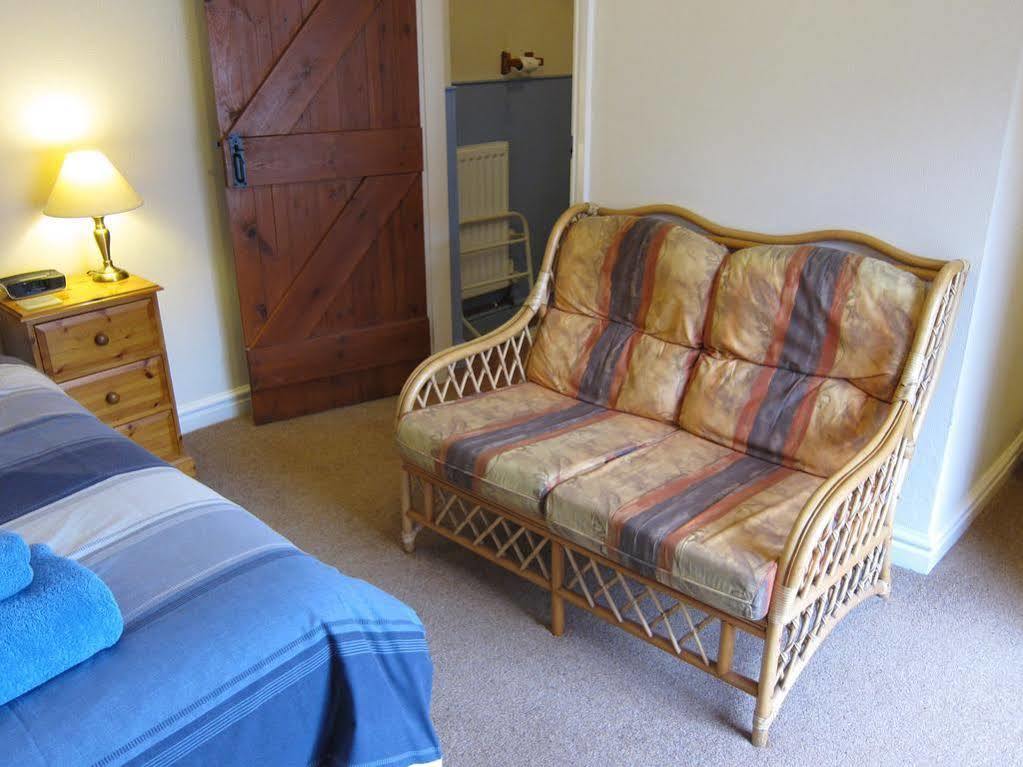 Black Swan Guest House Marton  Екстериор снимка