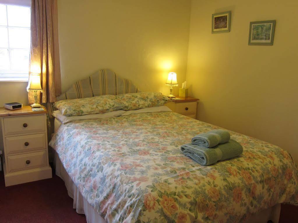 Black Swan Guest House Marton  Екстериор снимка