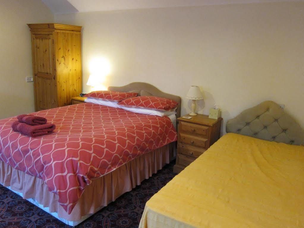 Black Swan Guest House Marton  Екстериор снимка